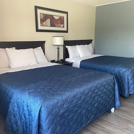 Nites Inn Motel Cornwall Ngoại thất bức ảnh