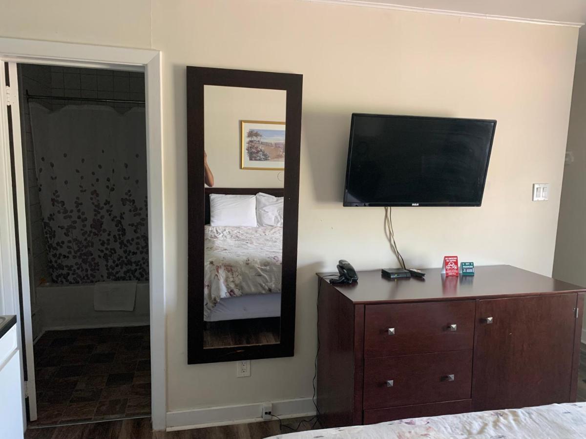 Nites Inn Motel Cornwall Ngoại thất bức ảnh