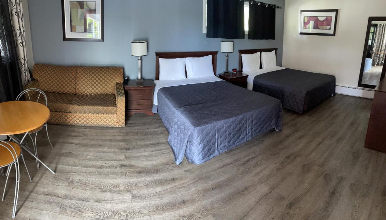 Nites Inn Motel Cornwall Ngoại thất bức ảnh